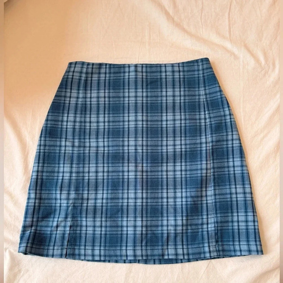 BRANDY MELVILLE | Blue Plaid Mini Skirt - Picture 2 of 5